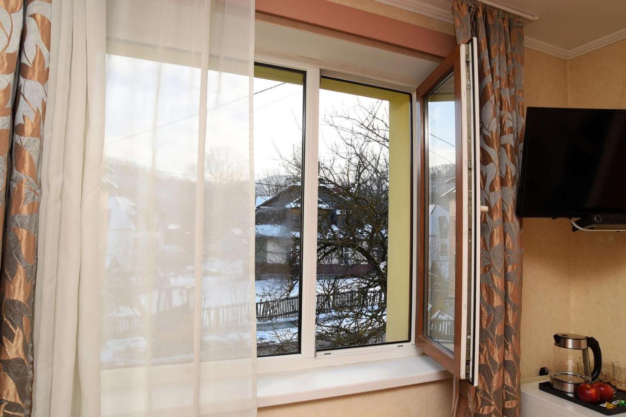 Oskolok Dovbusha Mini-Hotel Jaremtsje Eksteriør bilde