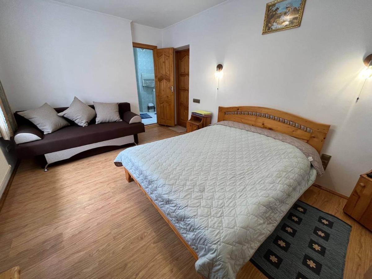 Oskolok Dovbusha Mini-Hotel Jaremtsje Eksteriør bilde